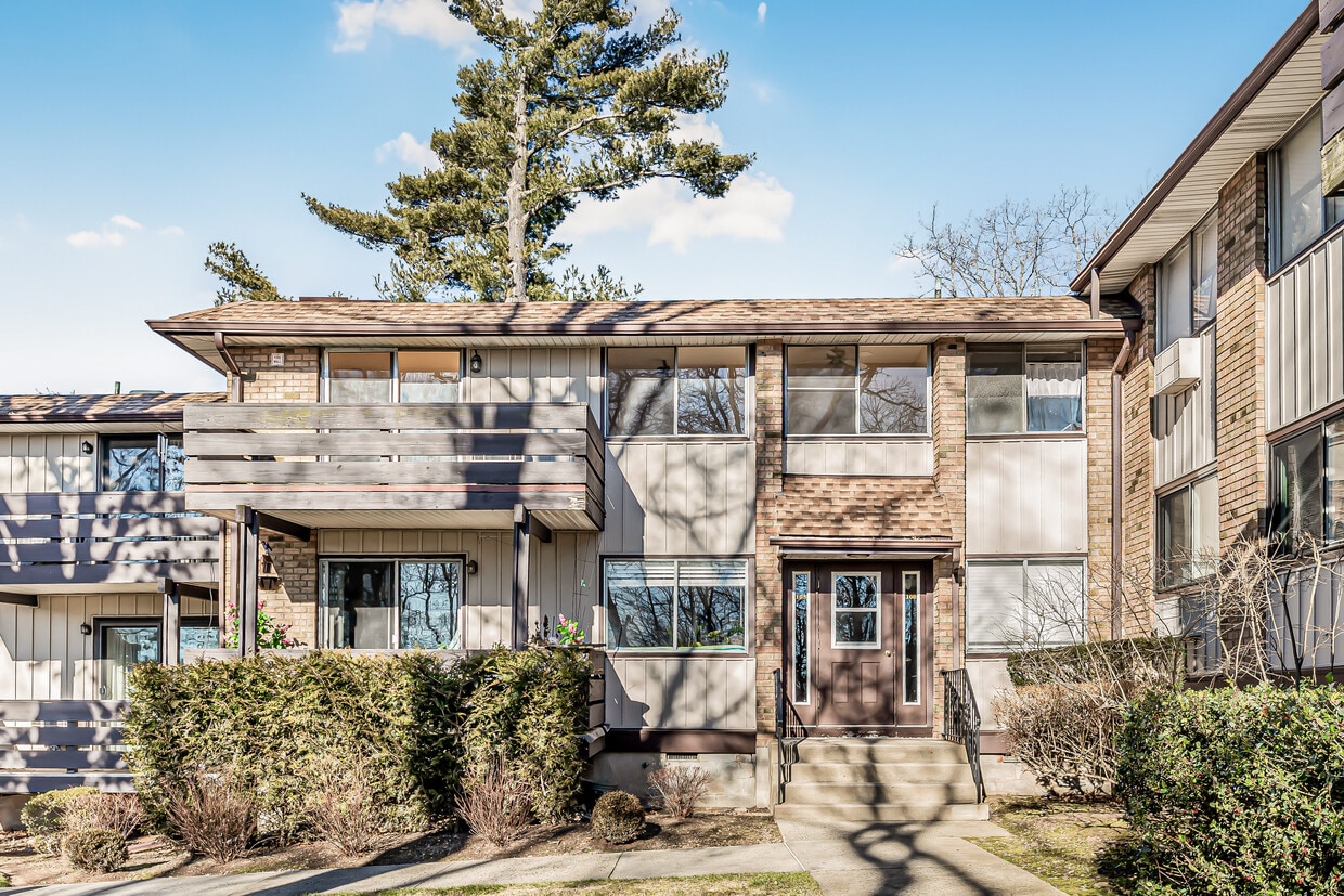 107 Sierra Vista Ln, Valley Cottage, NY 10989 Condo for Rent in