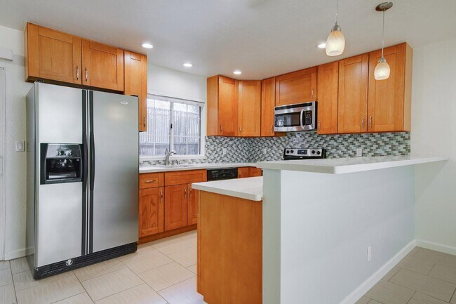 Foto del edificio - 1013 Woodside Rd