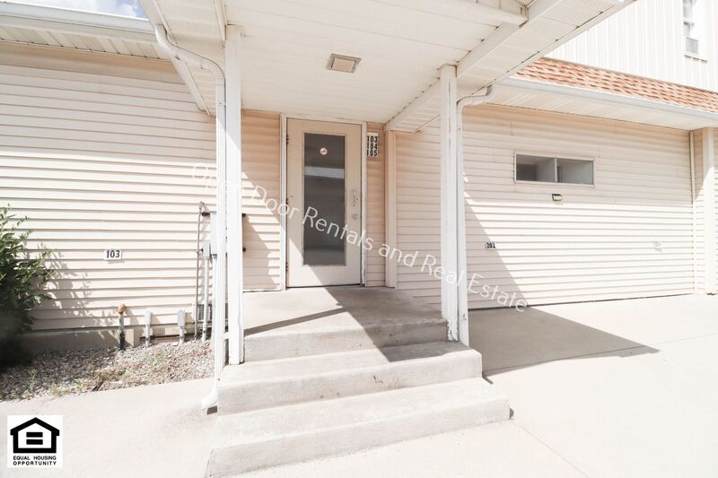 Primary Photo - 255 S Wayne St