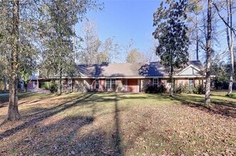 Building Photo - 117 Devereux Drive Unit