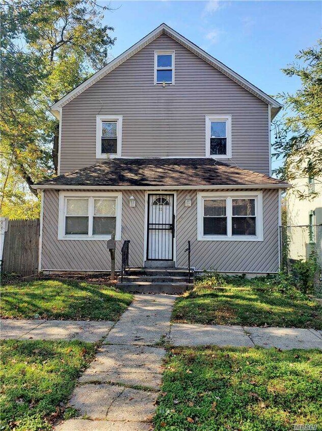 Primary Photo - 33 Linden Pl