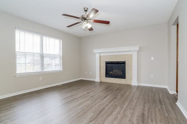 Building Photo - 712 Hibiscus Cir