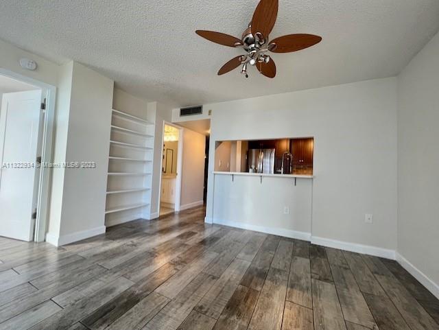 Foto del edificio - 600 NE 36th St