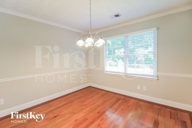 Building Photo - 3076 Vicksburg Dr