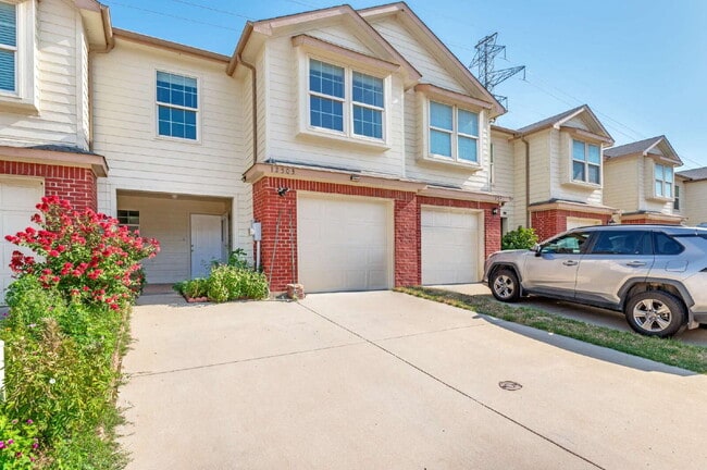 Modern 3BD Townhome Near DFW Airport & Major Highways - Modern 3BD Townhome Near DFW Airport & Major Highways