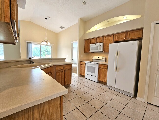 Building Photo - 2813 Harwood Ct
