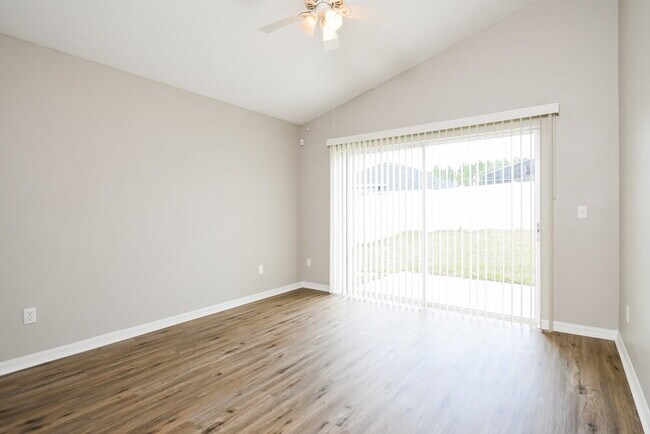 Building Photo - 417 Halstead Dr