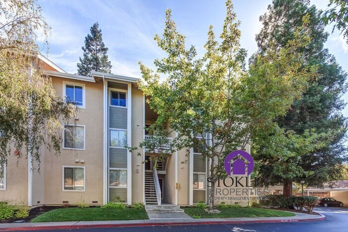 Foto principal - Stokley Properties Presents 2595 Oak Rd #E...