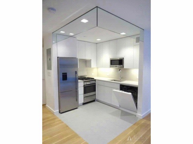 Primary Photo - 341 W 11th St