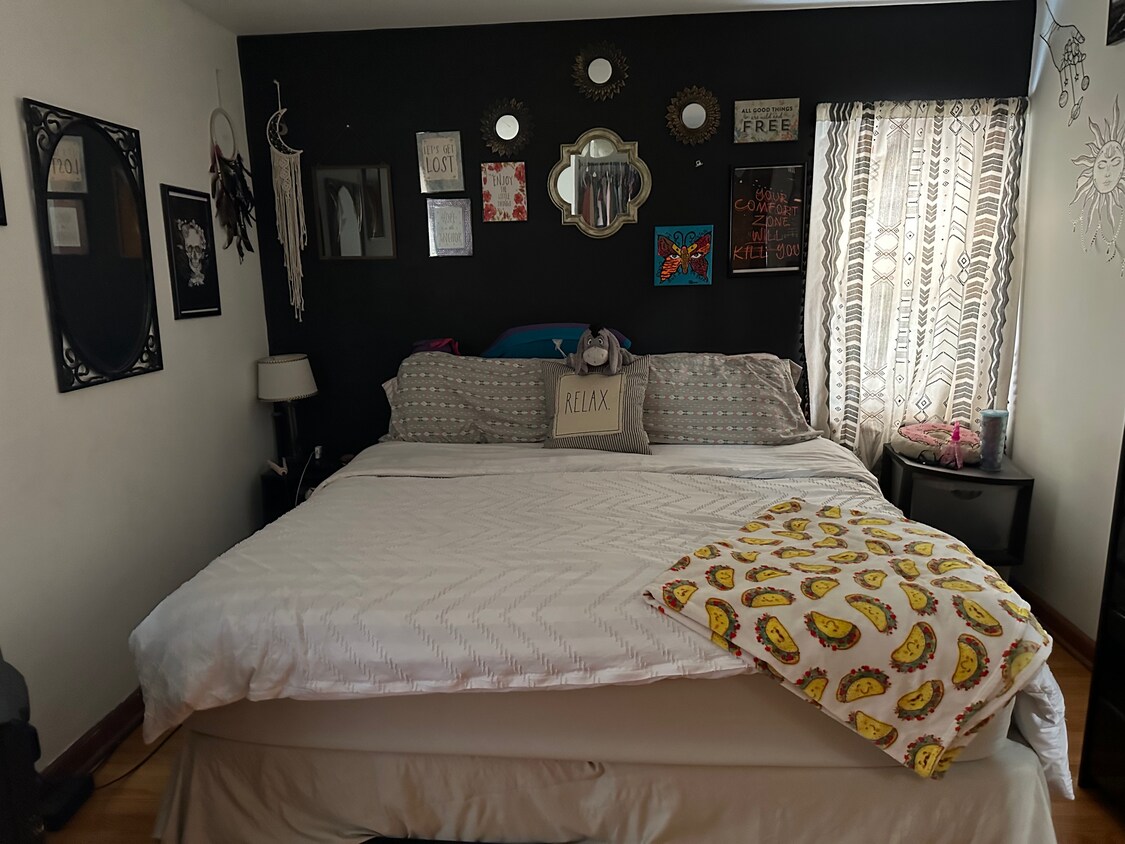 Master bedroom - 242 Orient Way