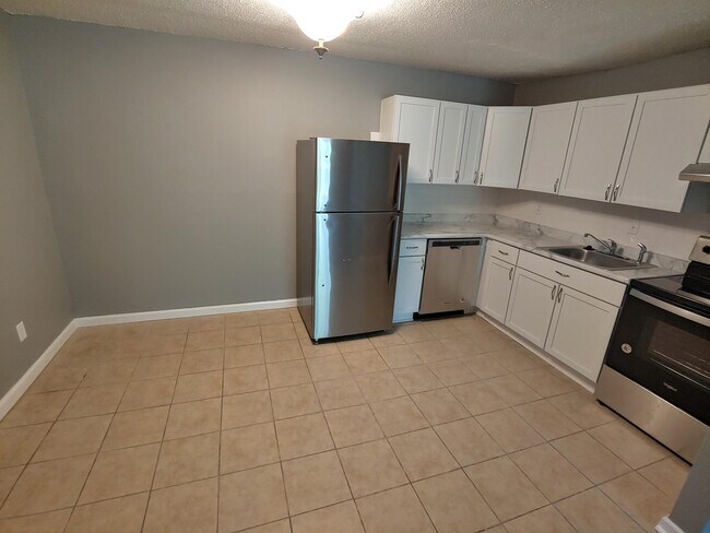 Building Photo - 2844 Blackforest Dr