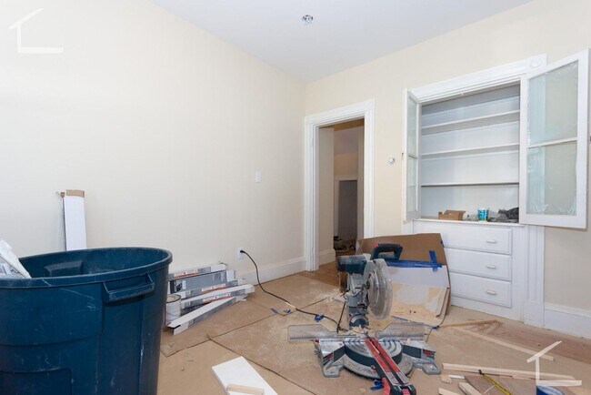 Foto del edificio - Spacious & Updated 3BR in Brighton!!