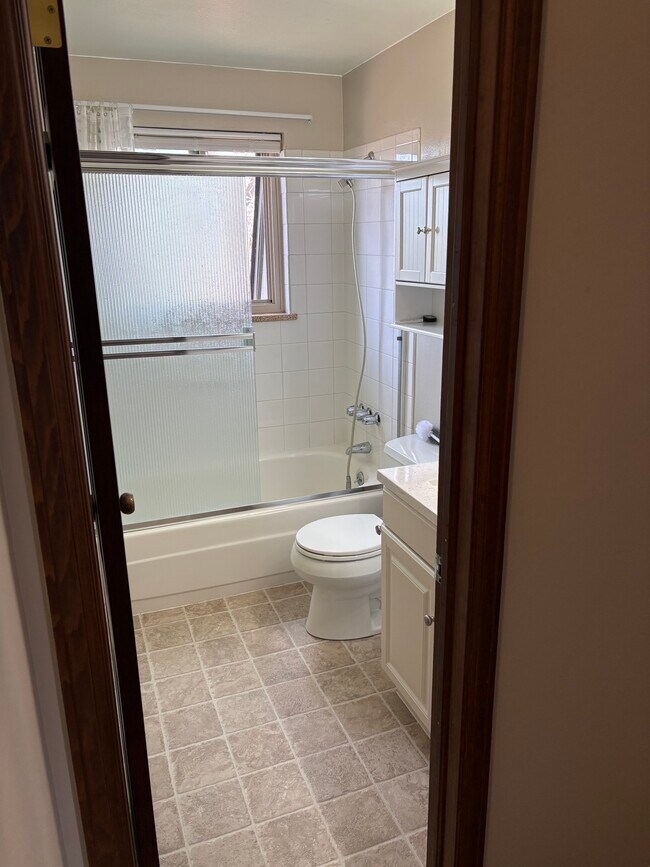 Foto del edificio - Cedar Crest Apartments