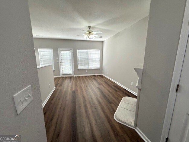 Foto del edificio - 7043 Brookview Creek