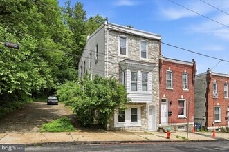 Building Photo - 3889 Manayunk Ave