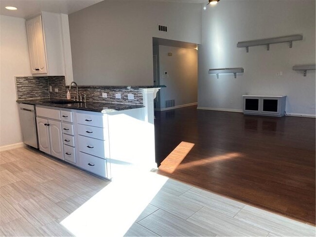 Building Photo - 8901 Sparkling Creek Dr