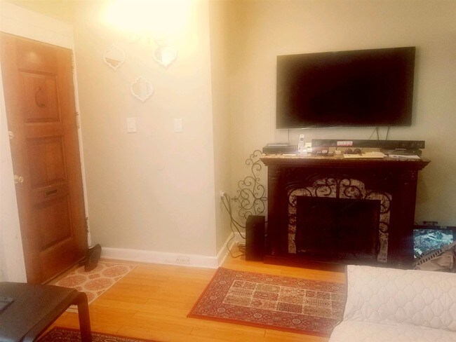 Foto del edificio - 376 Van Nostrand Ave