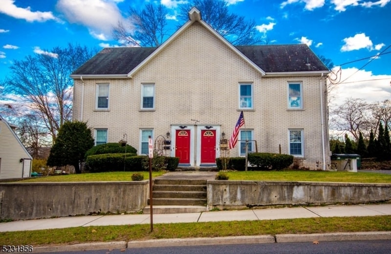 Primary Photo - 23 Madison St