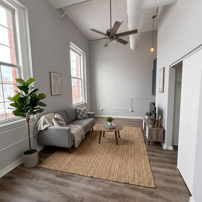 Building Photo - Spacious Rehabilitated Appartment