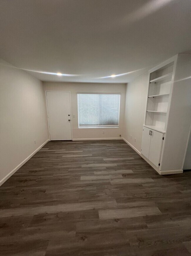 Foto del edificio - Great 1 bed in great area