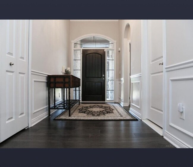 Foto del edificio - 3 Bedroom Single Family Home in Utica