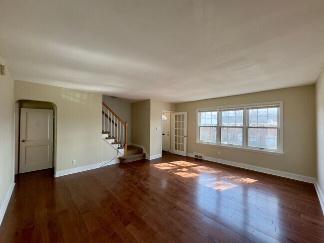 Foto del edificio - Charming 3 Bedroom/1 Bathroom Townhome with In-Unit Laundry in Parkville, MD!