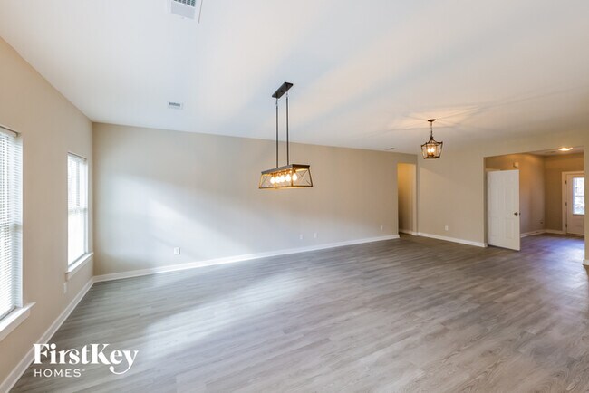 Foto del edificio - 267 Lakewood Ln