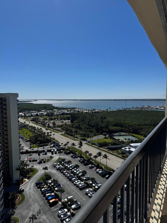 Building Photo - 9500 S Ocean Dr