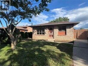 Building Photo - 10480 Lonsdale Crescent
