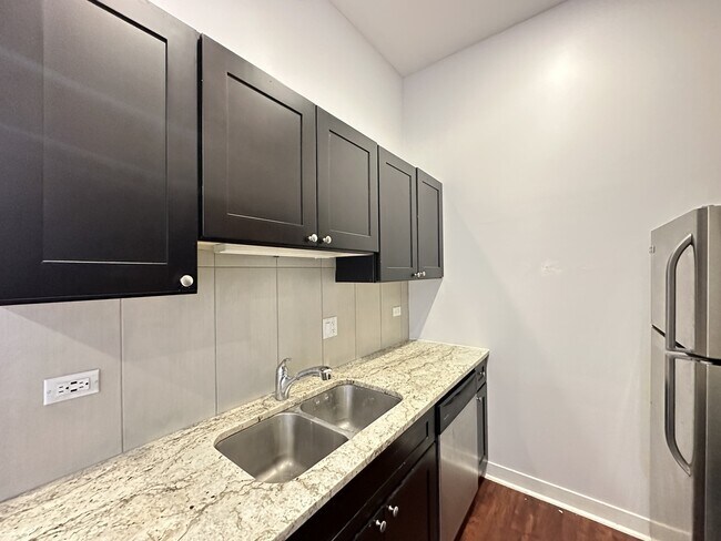 Foto del edificio - 2954 W Montrose Ave