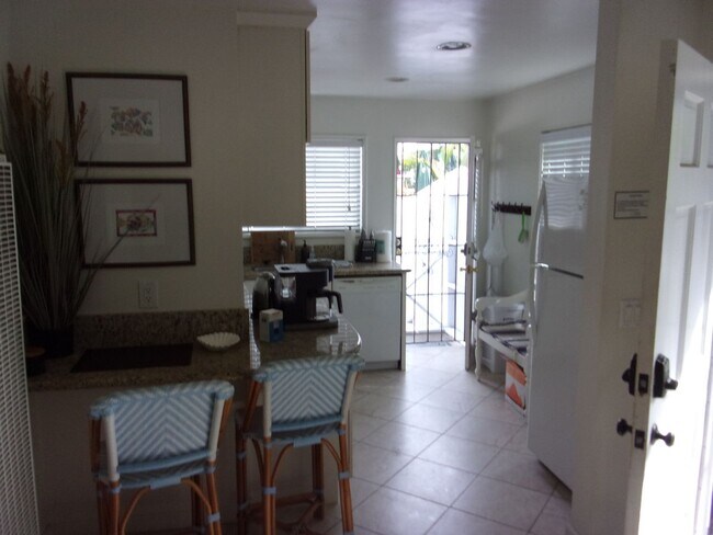 Building Photo - 2x1 short term rental 9mos Sept 1st, 2024-...
