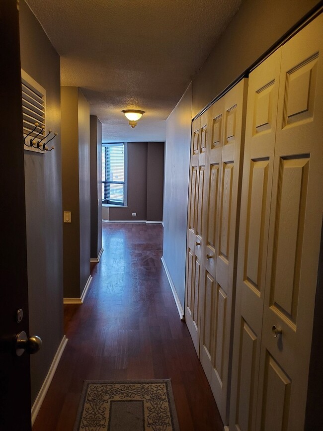 Foto del edificio - 899 S Plymouth Ct