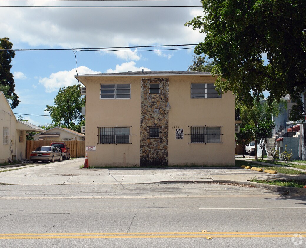 Building Photo - 1470 NW 29th St