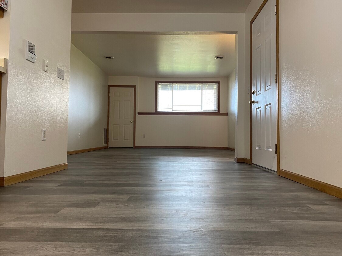 527 Trail Side Dr Unit 527, DeForest, WI 53532 Apartments in DeForest