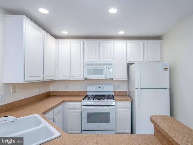 Foto del edificio - 12755 Fair Crest Ct