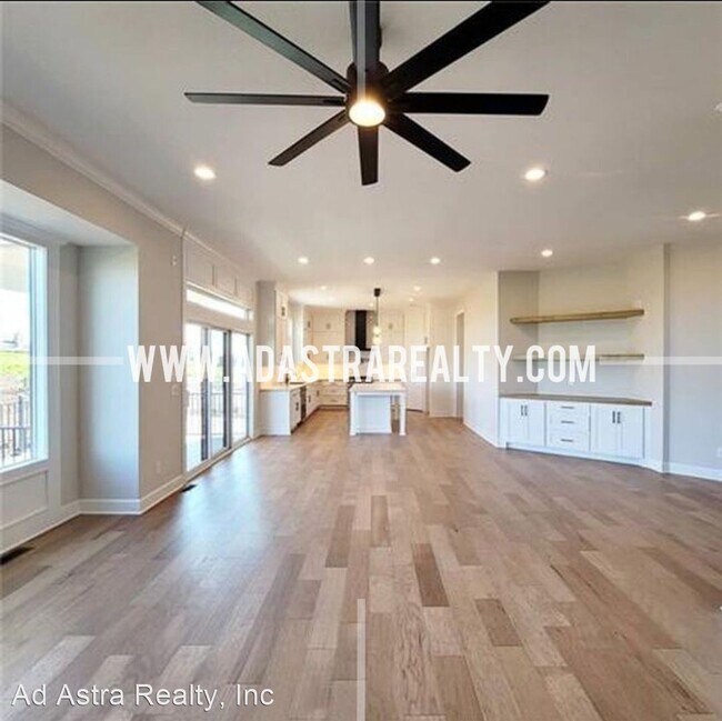 Foto del edificio - 4 br, 3.5 bath House - 18828 Oakmont St.,