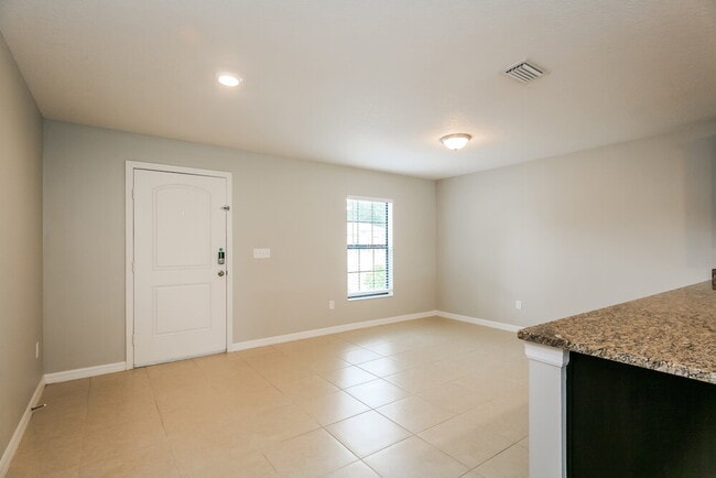 Building Photo - 6543 Redbay Dr