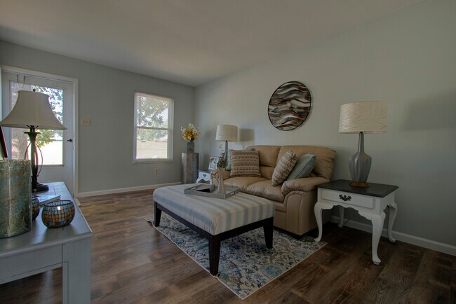 Foto del edificio - Park Charles Townhomes