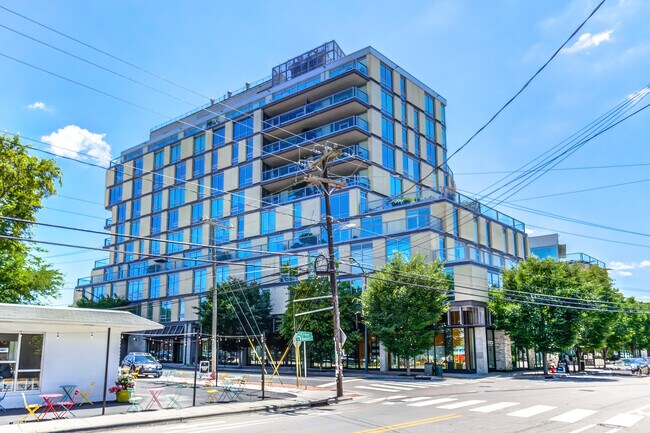 Foto del edificio - 601 W Rosemary St