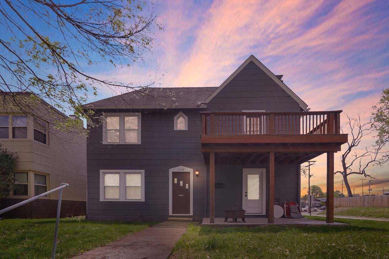 Primary Photo - 1459 W 6th Ave