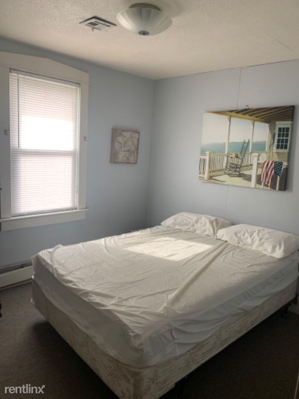 Foto del edificio - 7 br, 3 bath House - 39 porter ave