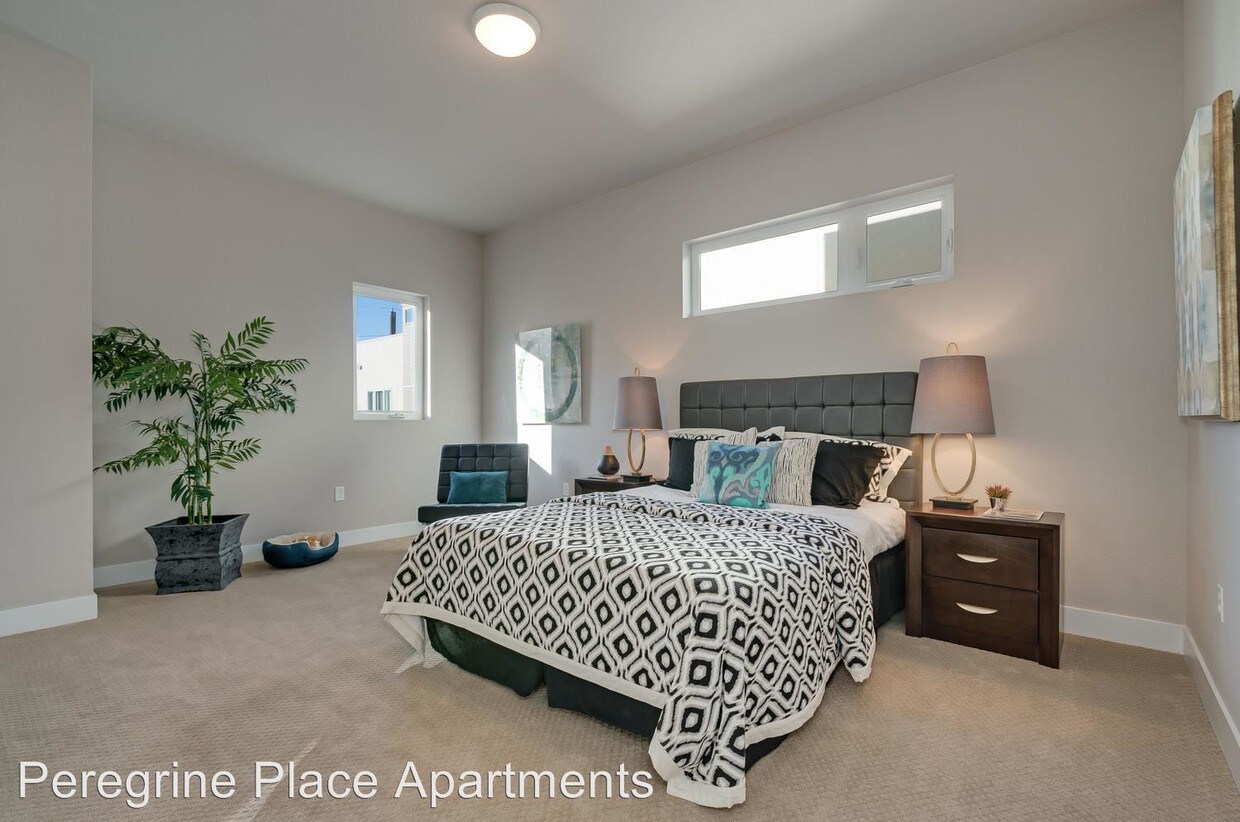 Foto principal - 155 S Harrison St