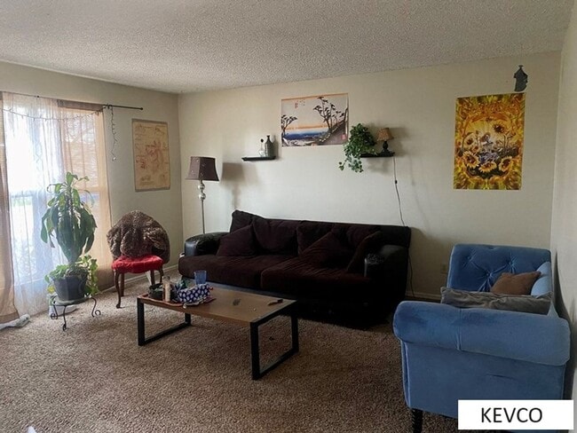 Building Photo - Large Home with Excellent Backyard and Patio