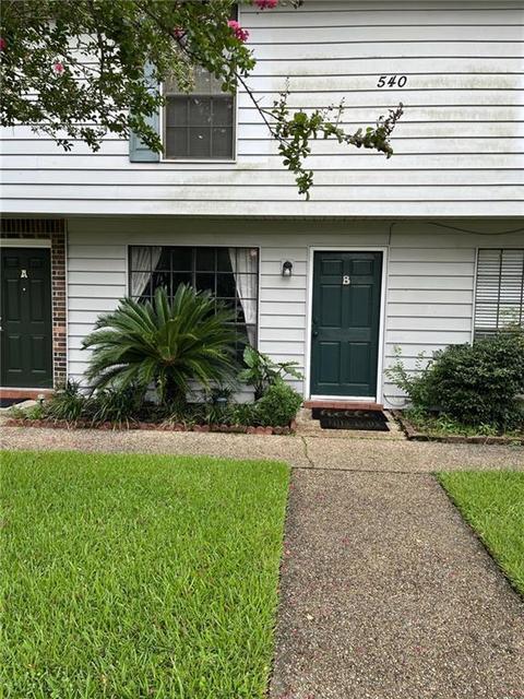 Entrada principal - 540 S Flannery Rd