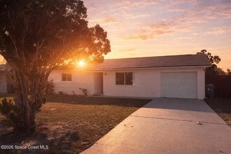 Building Photo - 135 S Suzanne Ct