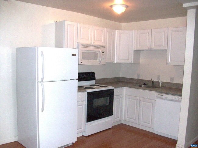 Building Photo - 1215 Wertland St