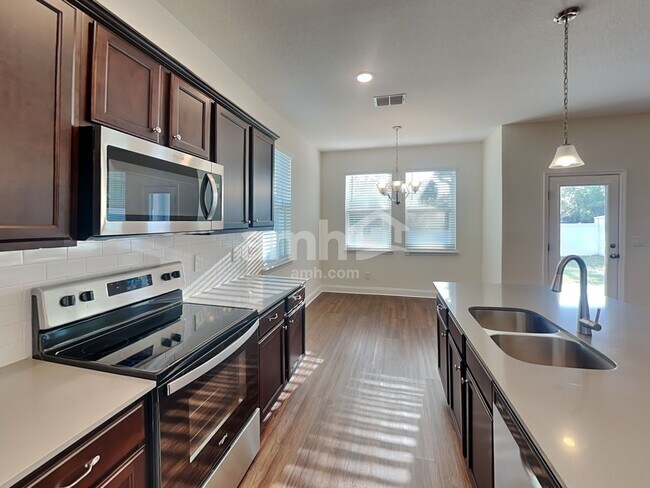 Foto del edificio - 1098 Summer Stone Loop