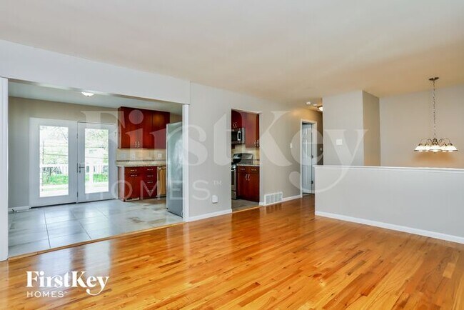 Building Photo - 1331 Glenstone Drive