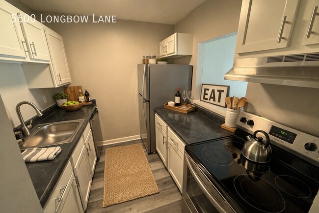 Building Photo - 5600 Longbow Ln