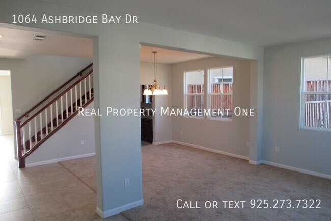 Foto del edificio - 1064 Ashbridge Bay Dr